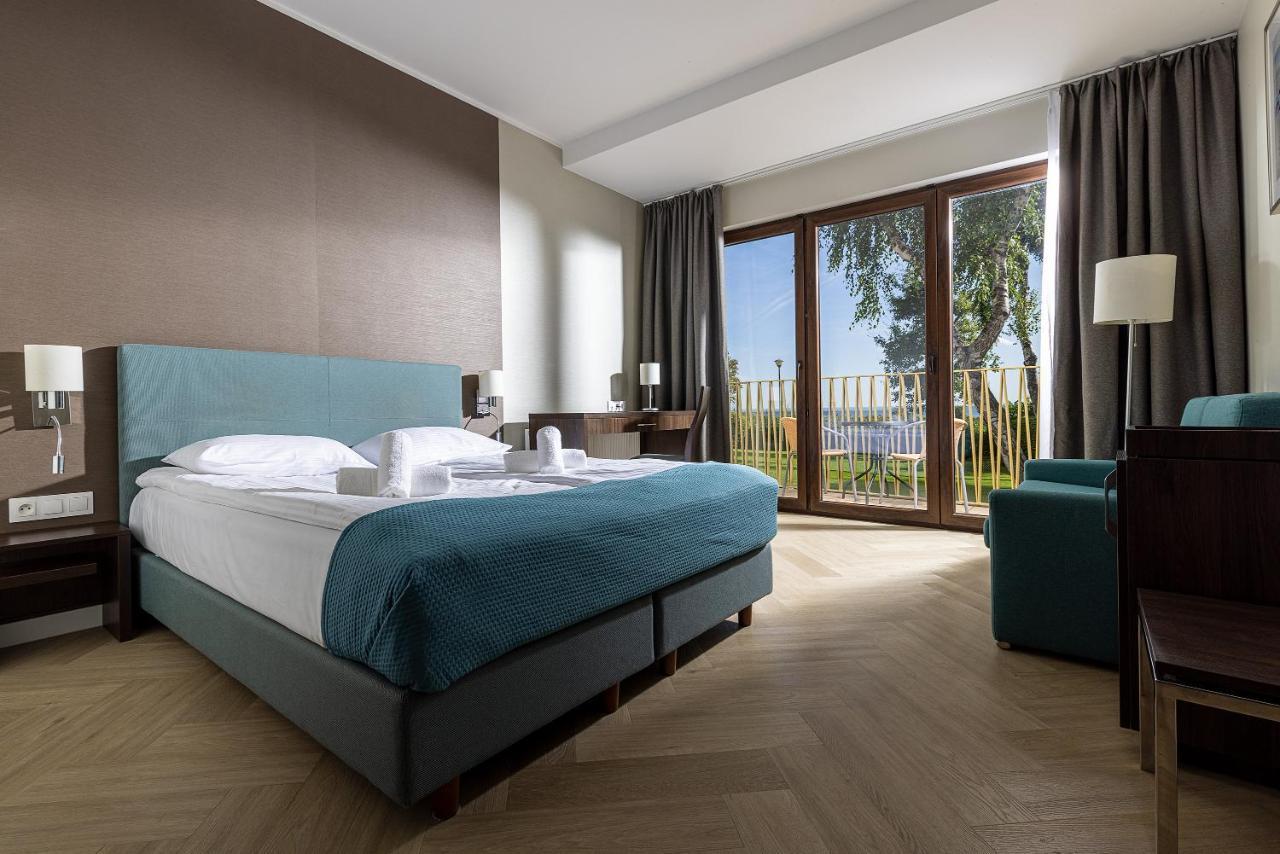 Hotel Meridian คาวูปือ ภายนอก รูปภาพ